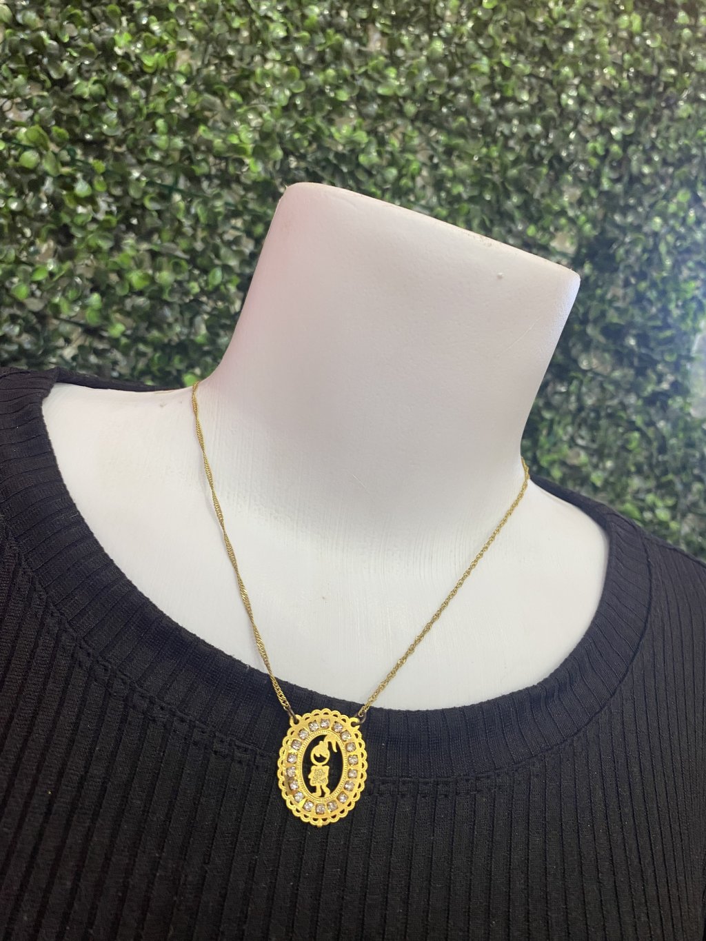 Colar dourado 
