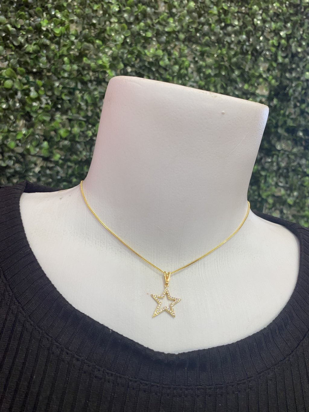 Colar dourado 