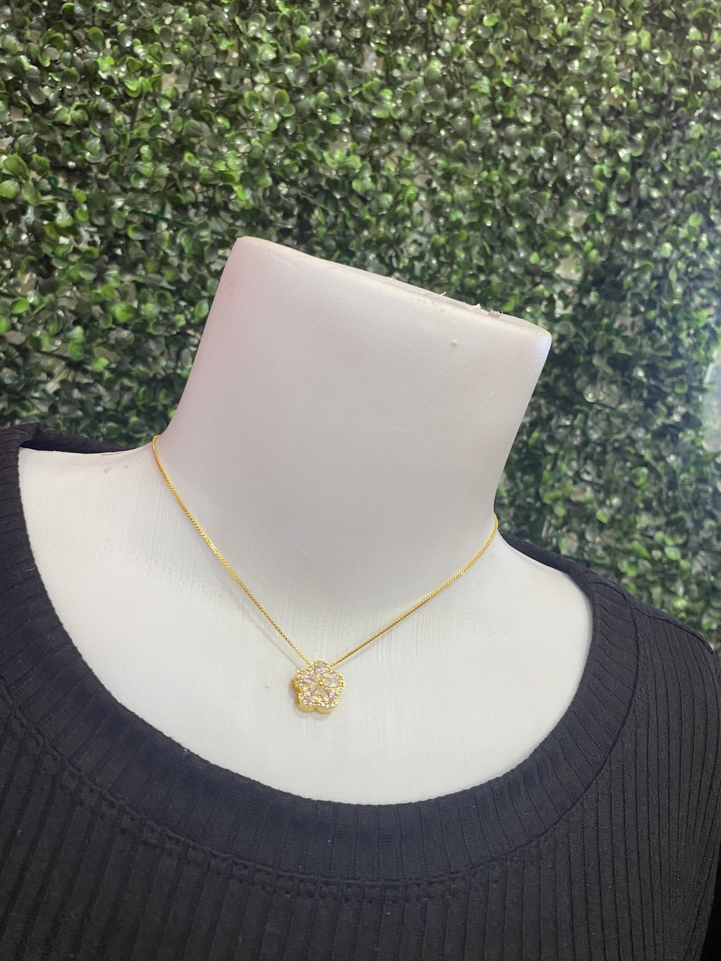 Colar dourado 