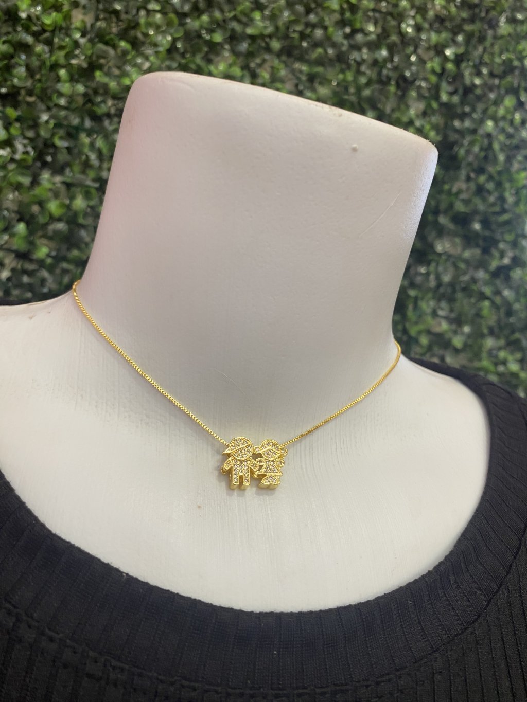Colar dourado 
