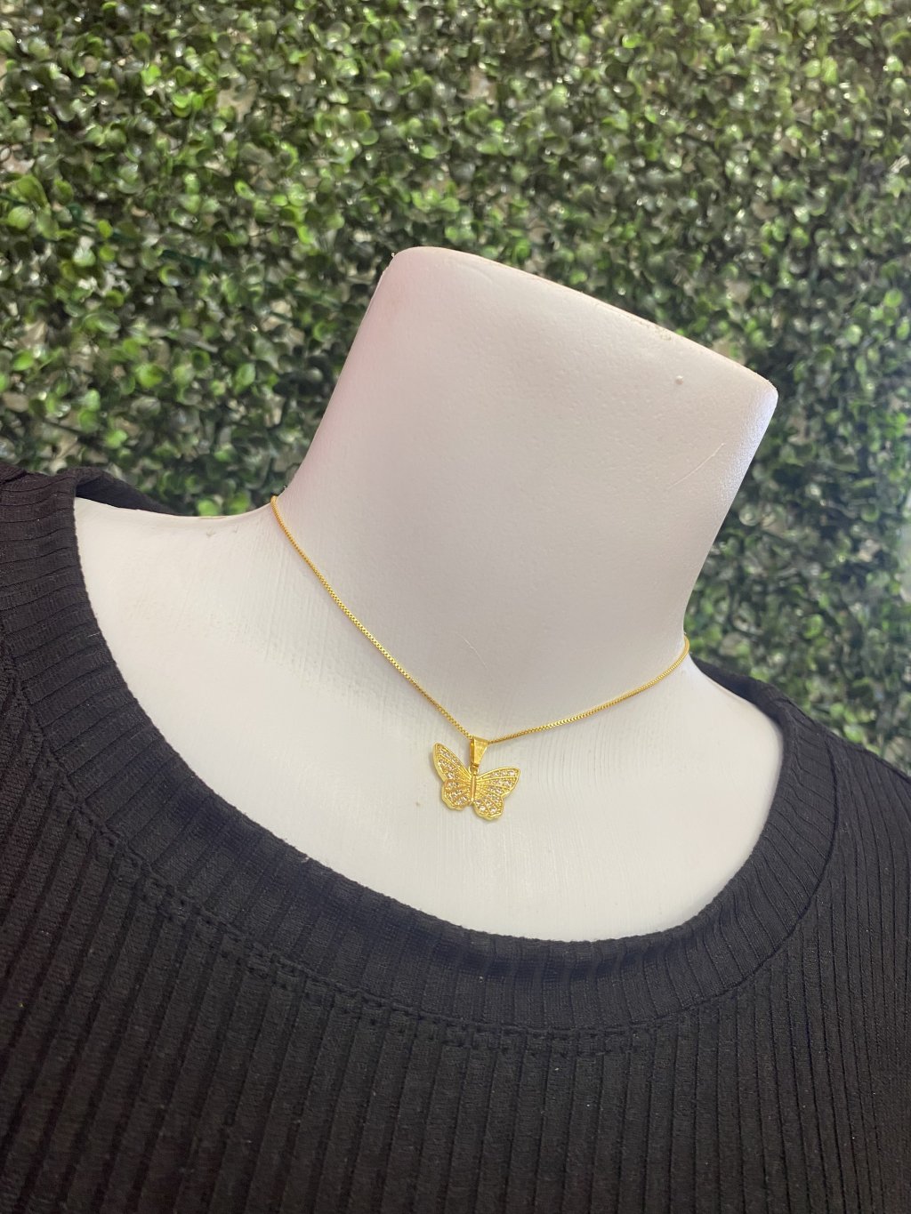 Colar dourado 