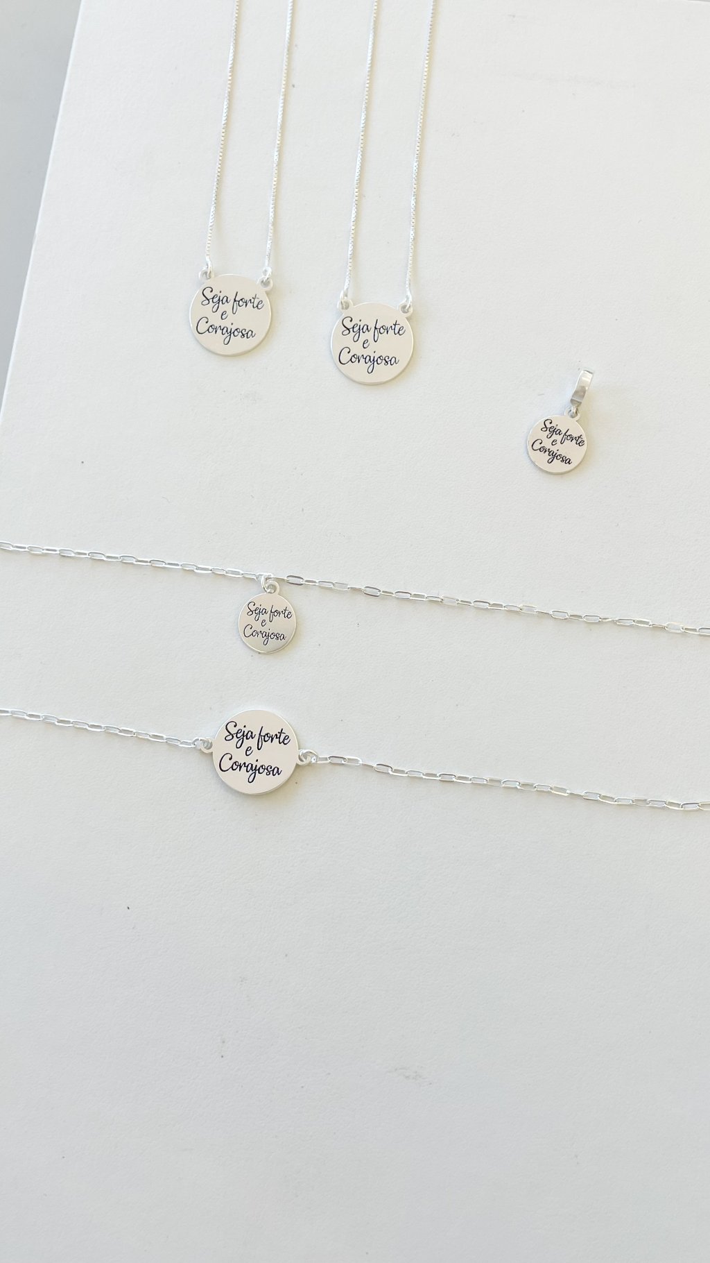 Pulseiras Placa Seja Forte e Corajosa 