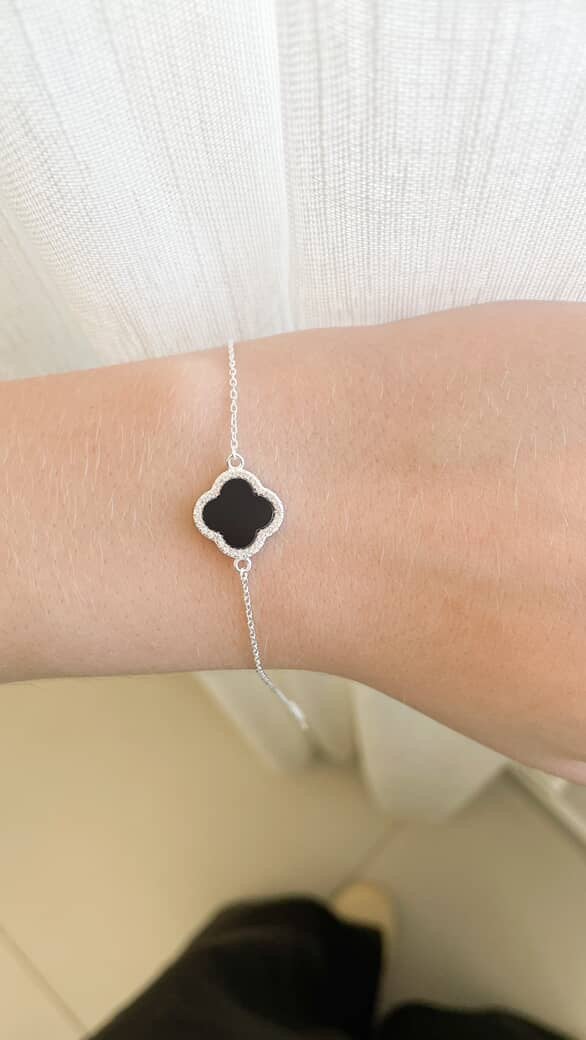 Pulseira Trevo com Detalhe Cravejado