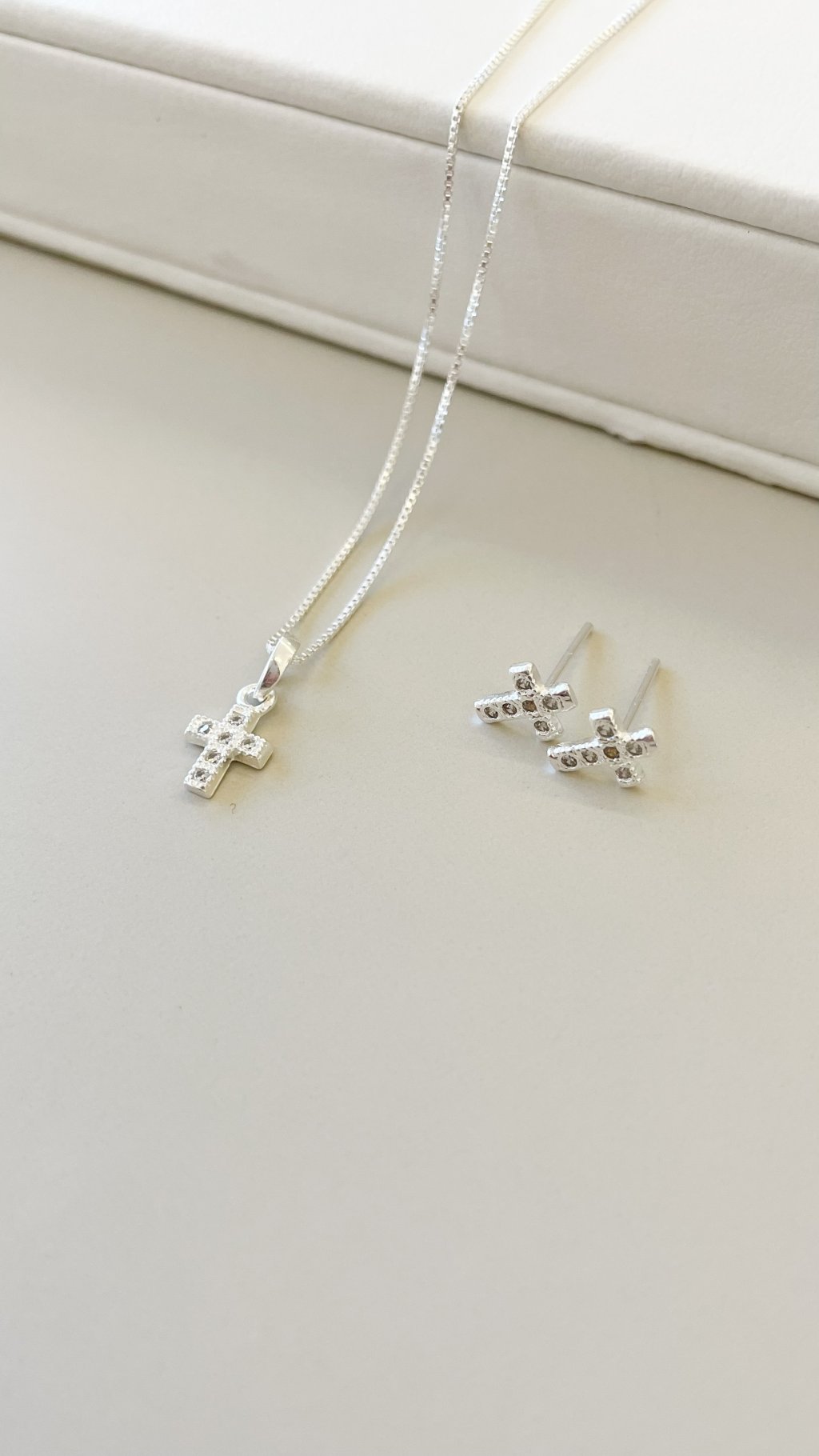 conjunto cruz cravejada