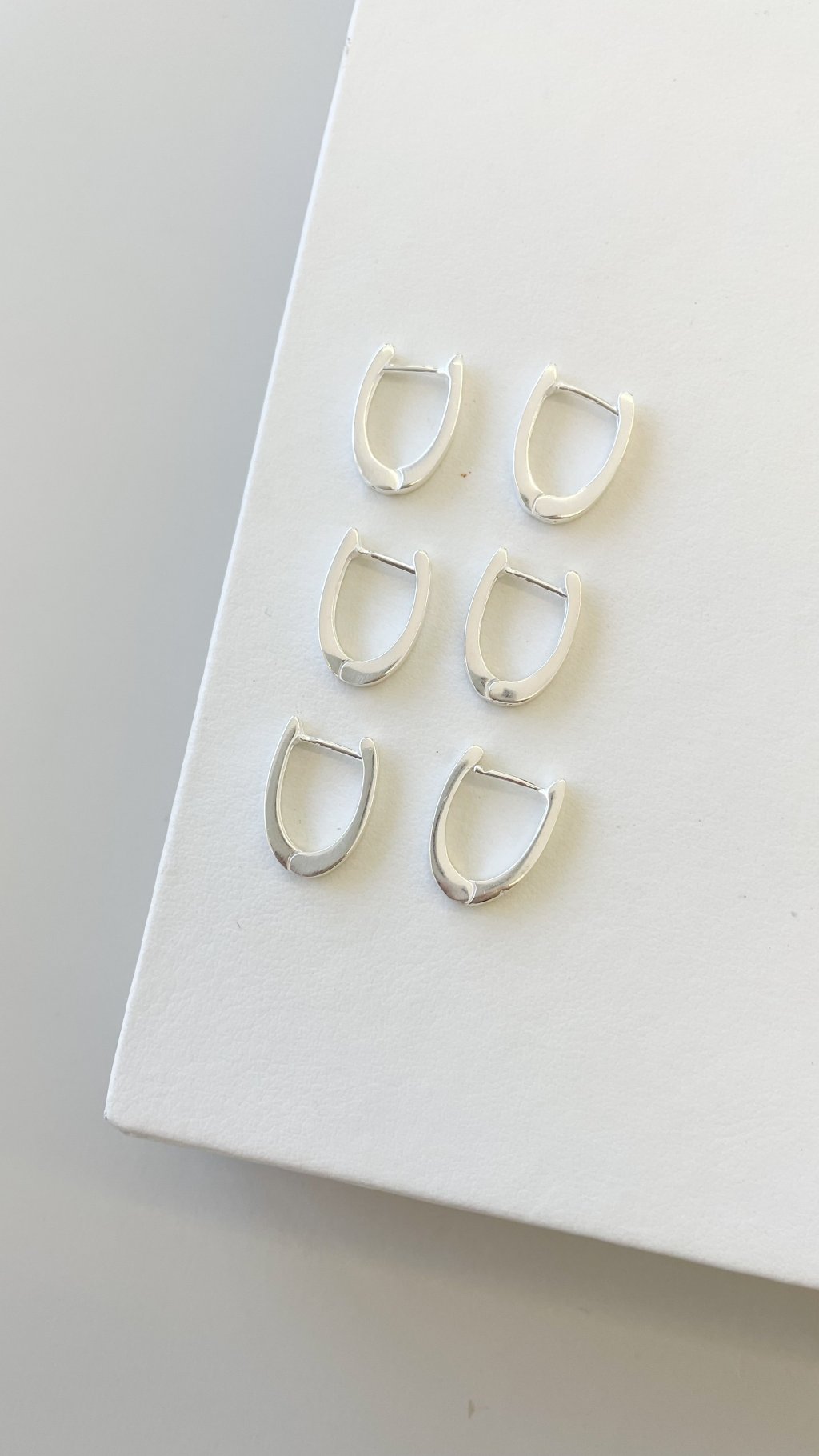 Argola Clic Oval Lisa 