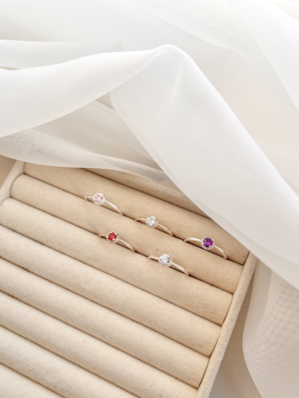 anel zircônia redonda com mini bolinhas