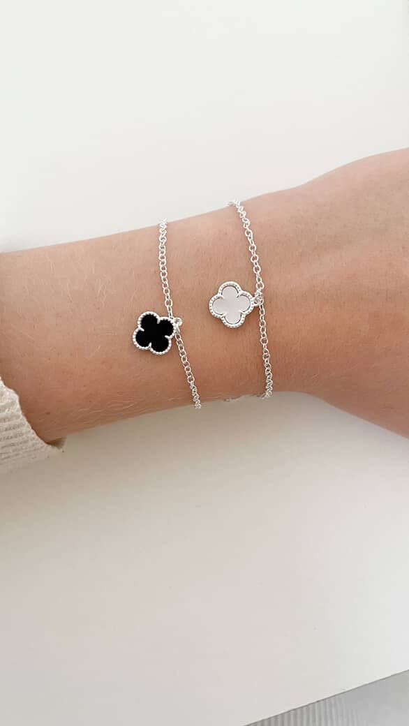 pulseira trevo maior pendurado 