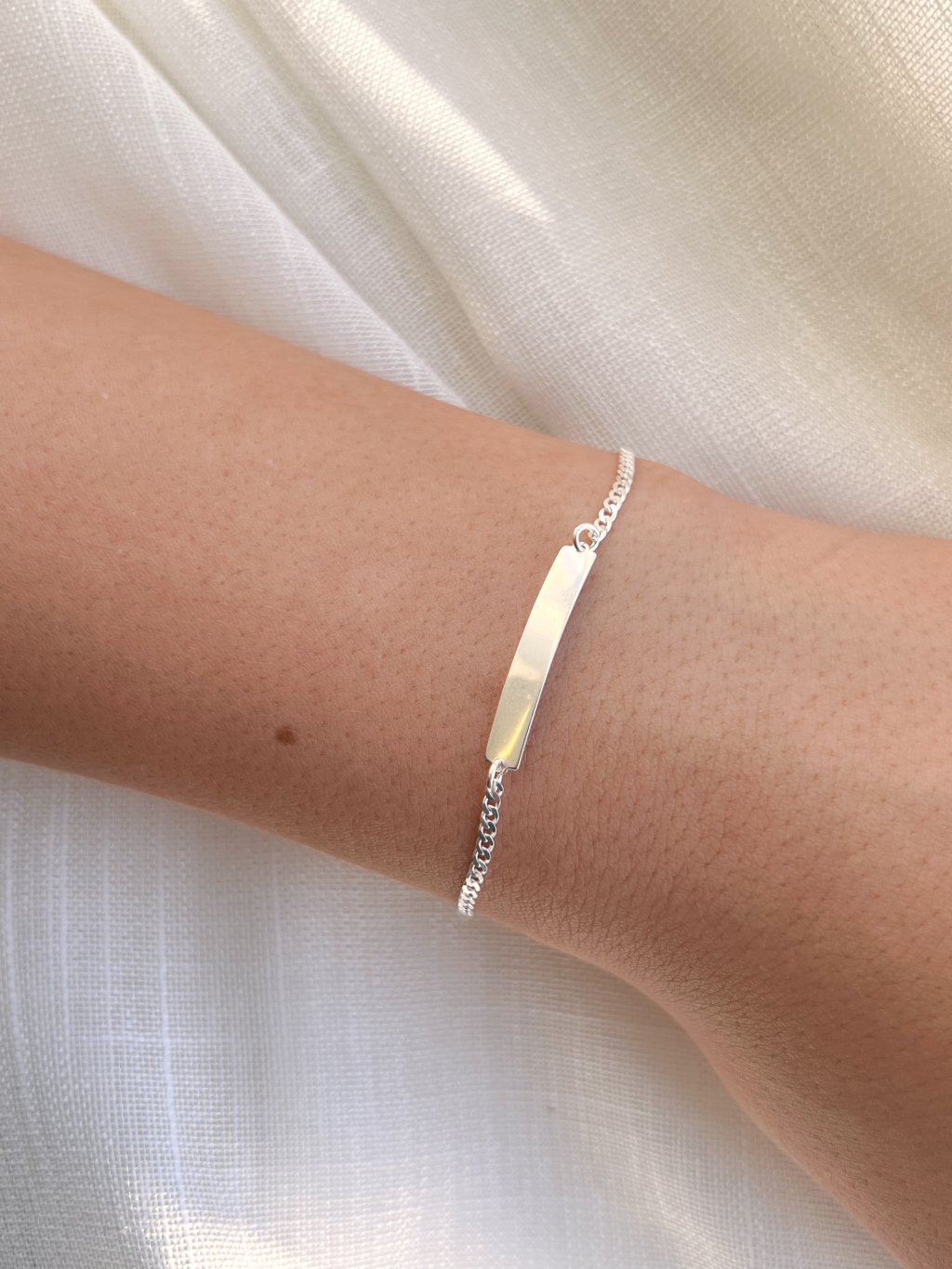 pulseira infantil grumet com plaquinha 