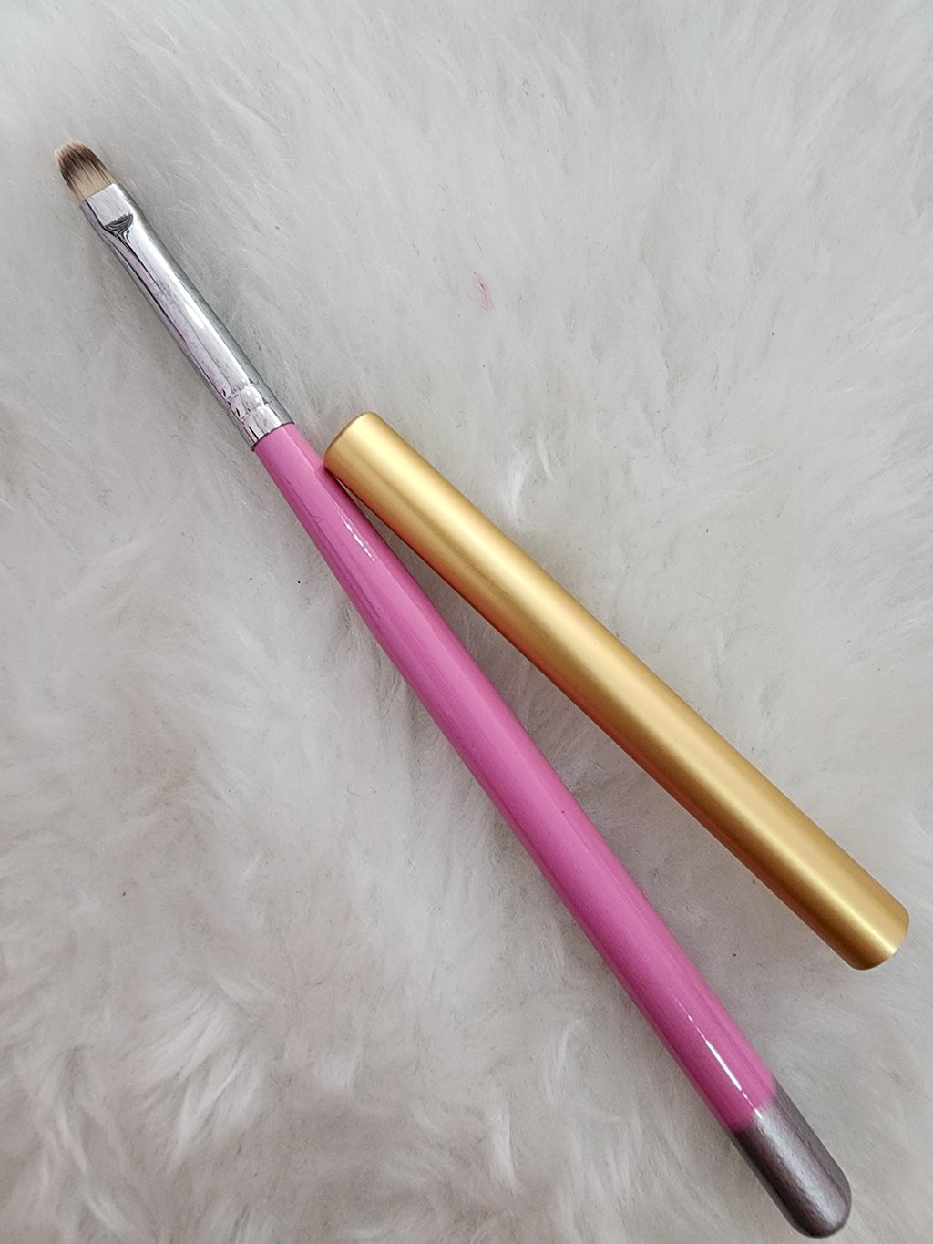 Pincel helen rosa tampa dourada