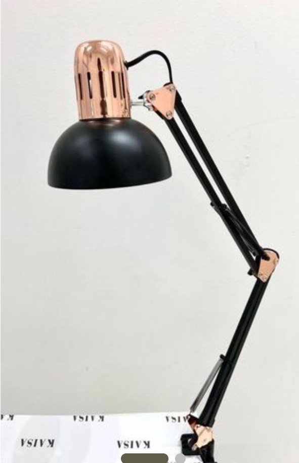 Luminária preta com dourado