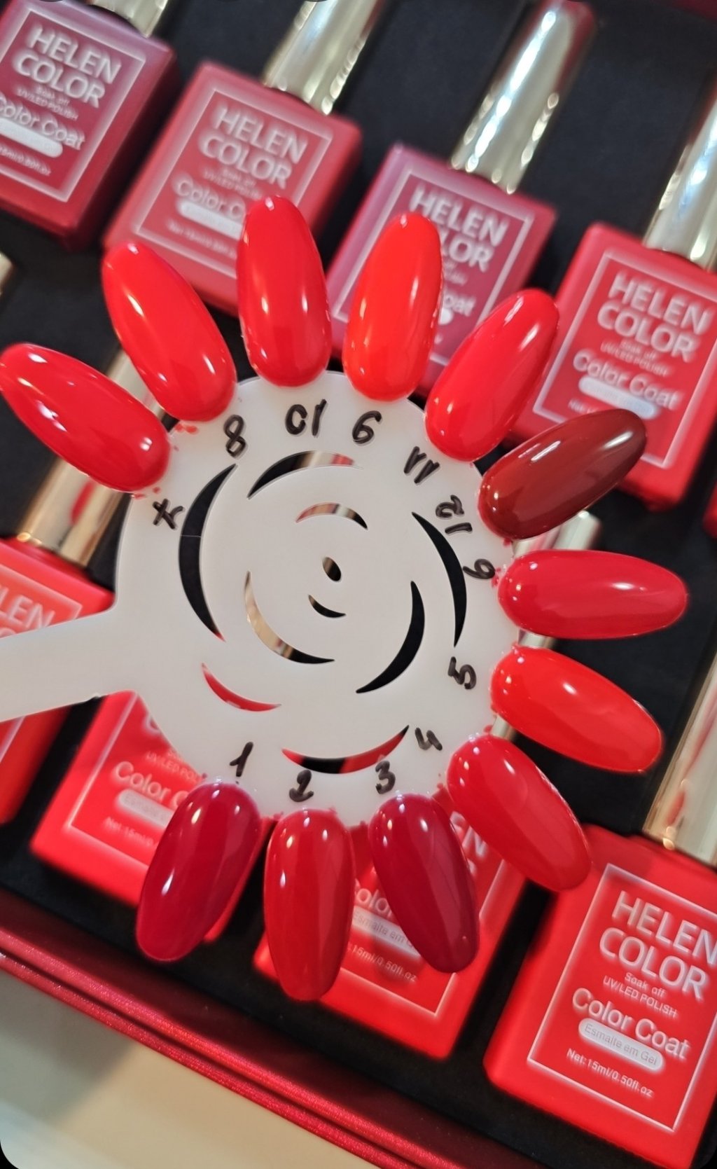 Esmalte helen tons de vermelho 