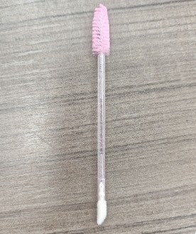 escovinha com lip gloss