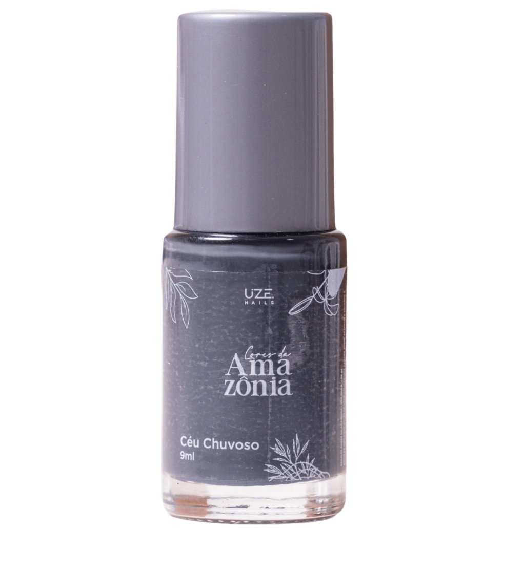 Esmalte tradicional uze céu chuvoso