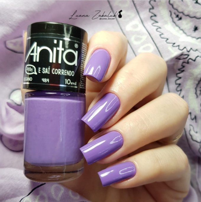 Anita postei e saí correndo 