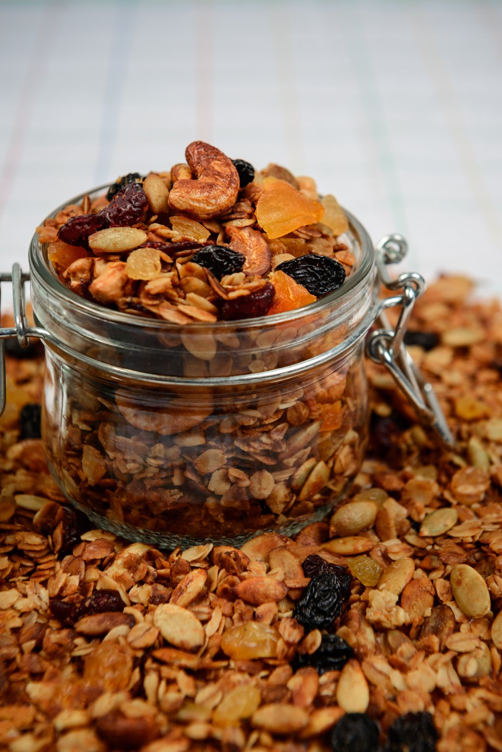 GRANOLA DE AMEIXA, MAMÃO E LINHAÇA (100G)