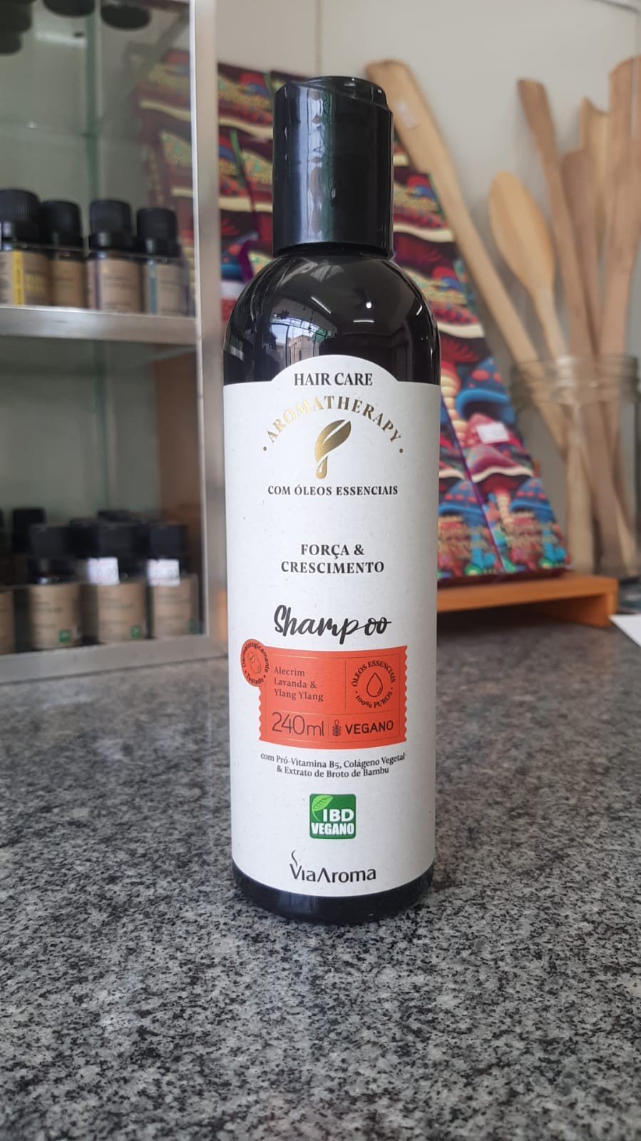 Shampoo Natural com Óleos Essenciais | ViaAroma | Força & Crescimento 240ml