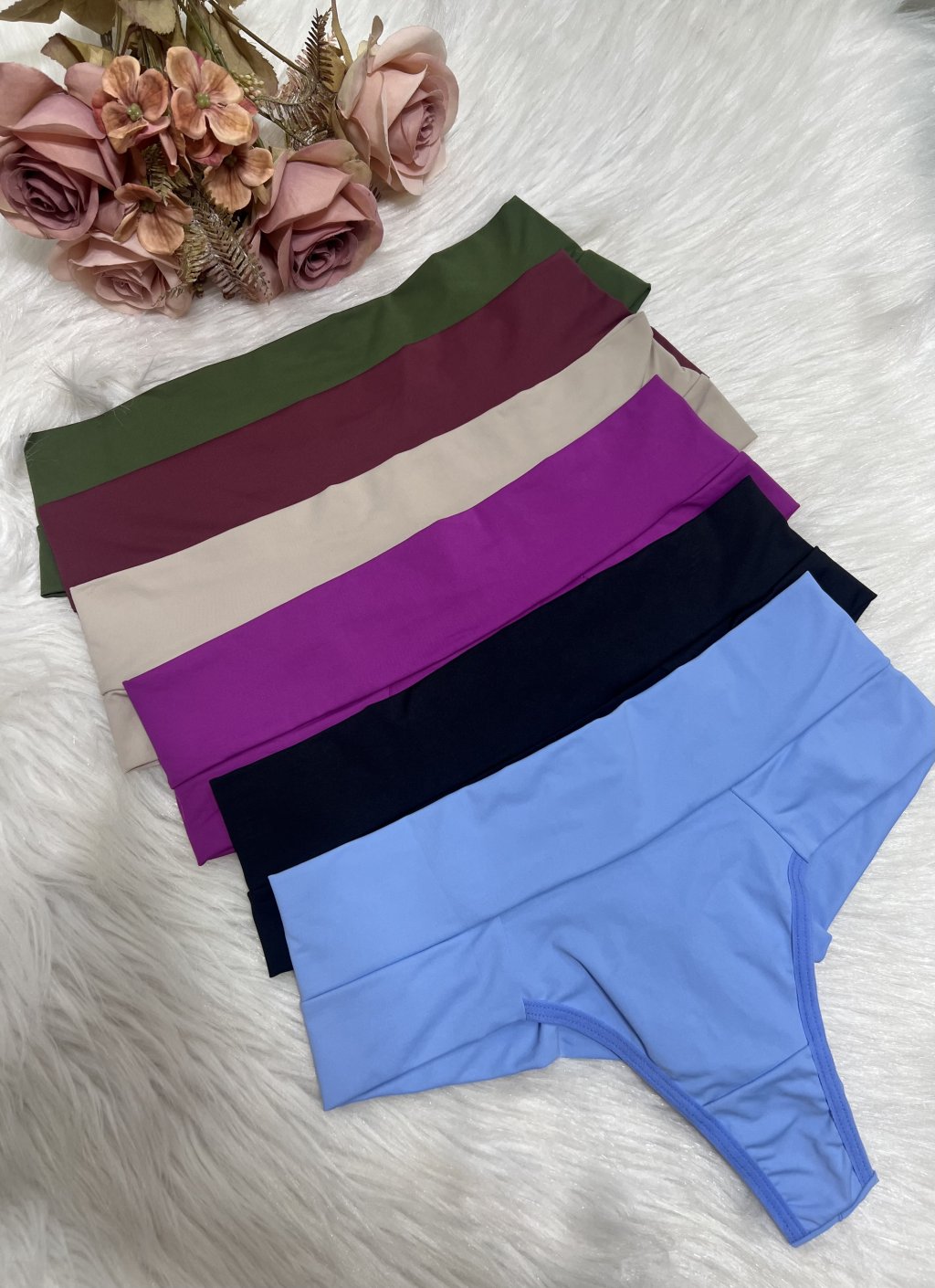 Calcinhas cós médio e fio duplo 