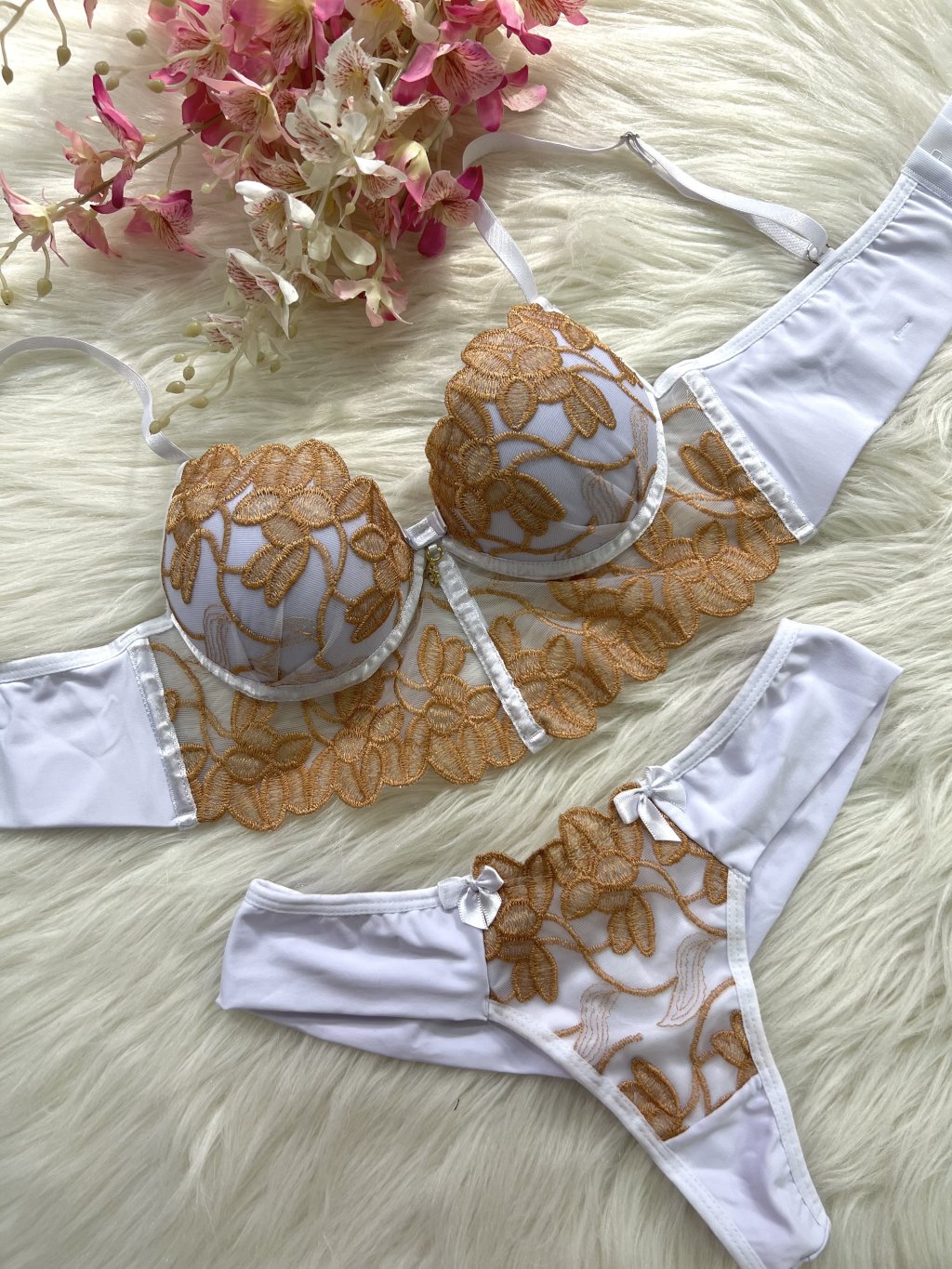 Conjunto em Tule bordado 