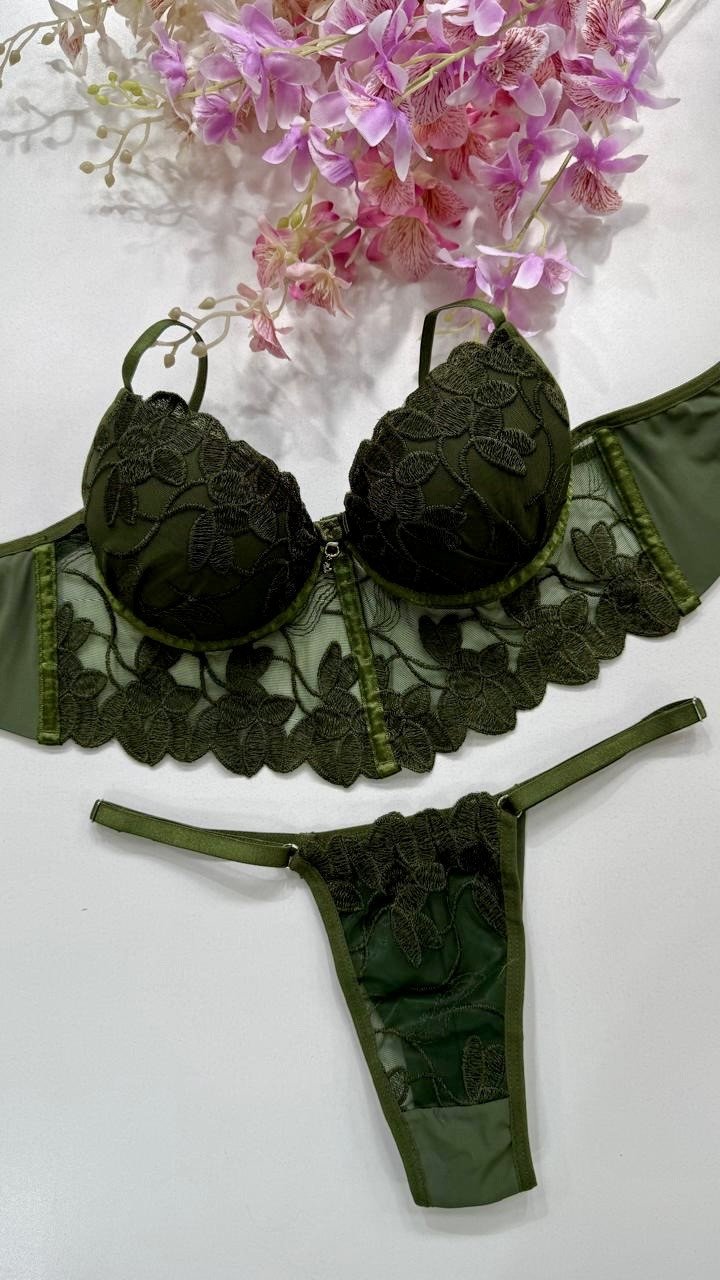 Conjunto em Tule bordado