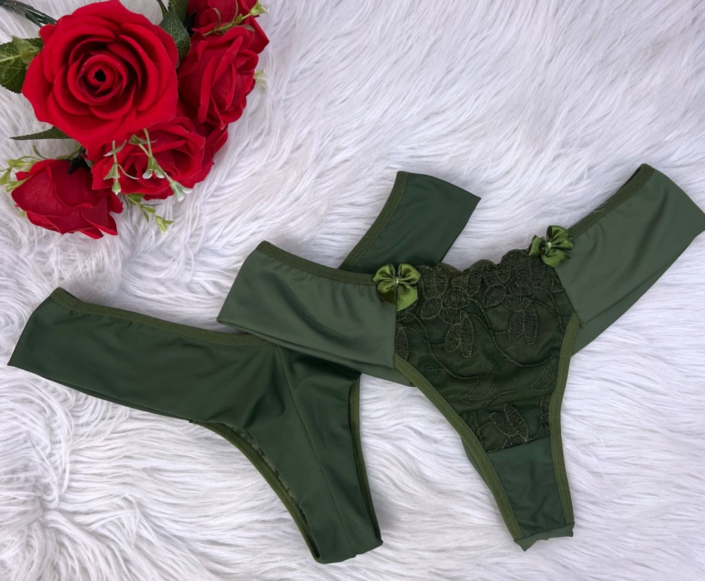 Calcinhas avulsas em tule bordado