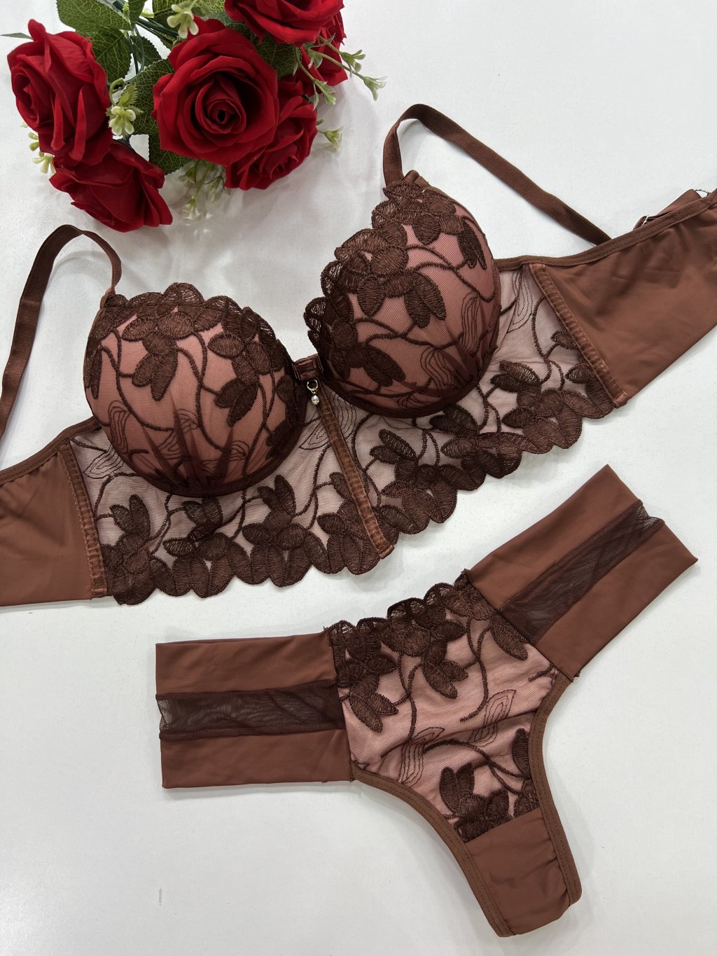 Conjunto em Tule bordado 