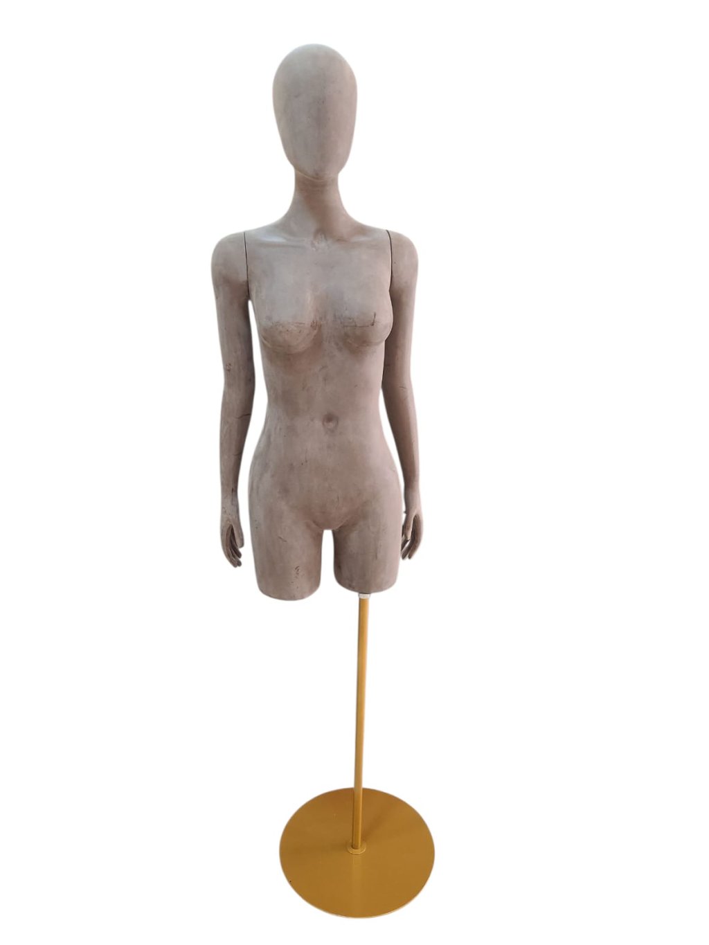 MEIO CORPO COM CABEÇA FEMININO MARROM AVELUDADO 