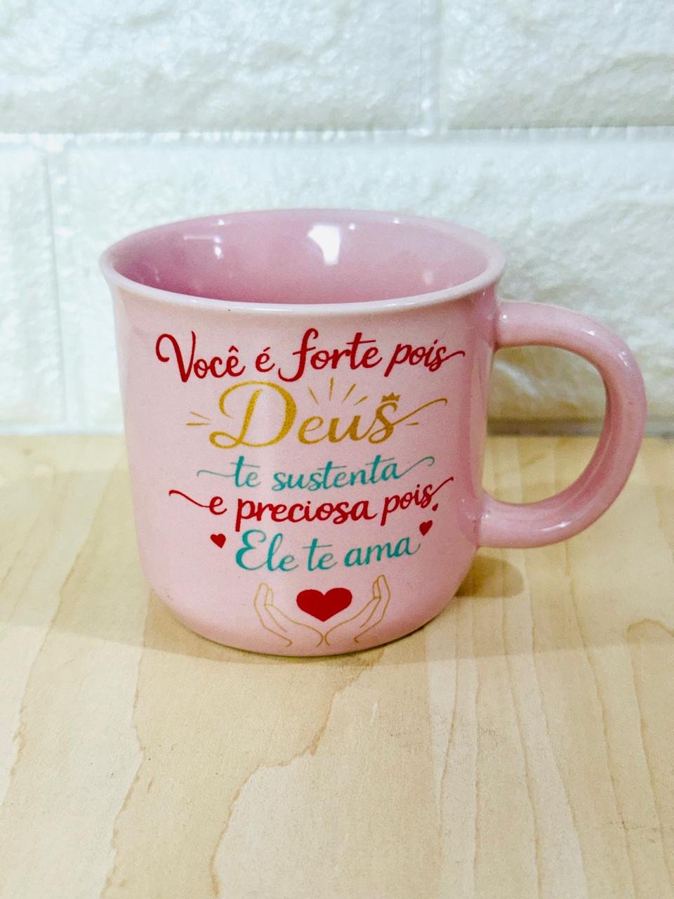 Caneca Ágatha Rosa Mão de Deus