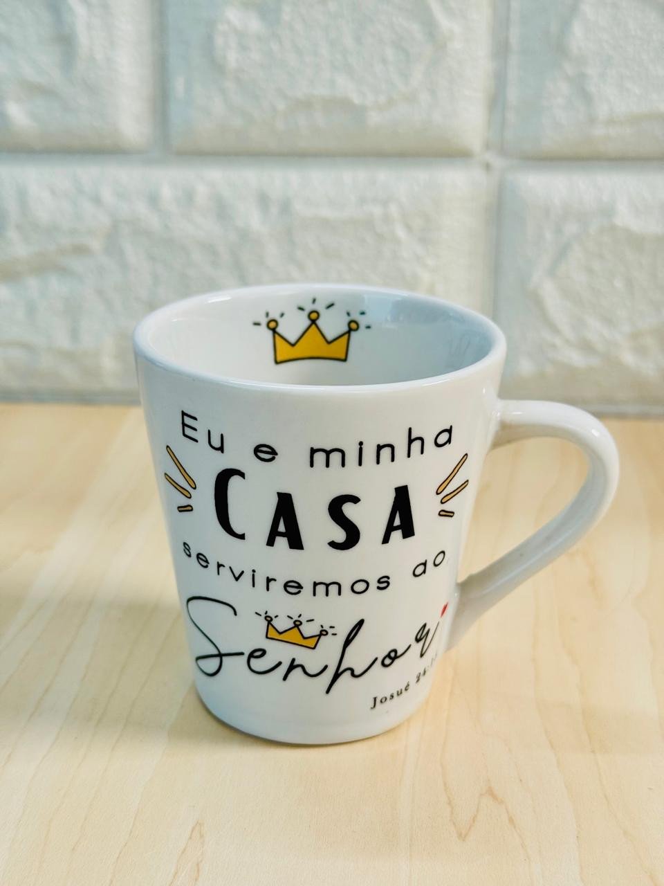 Xícara Branca Eu e Minha Casa Serviremos ao Senhor