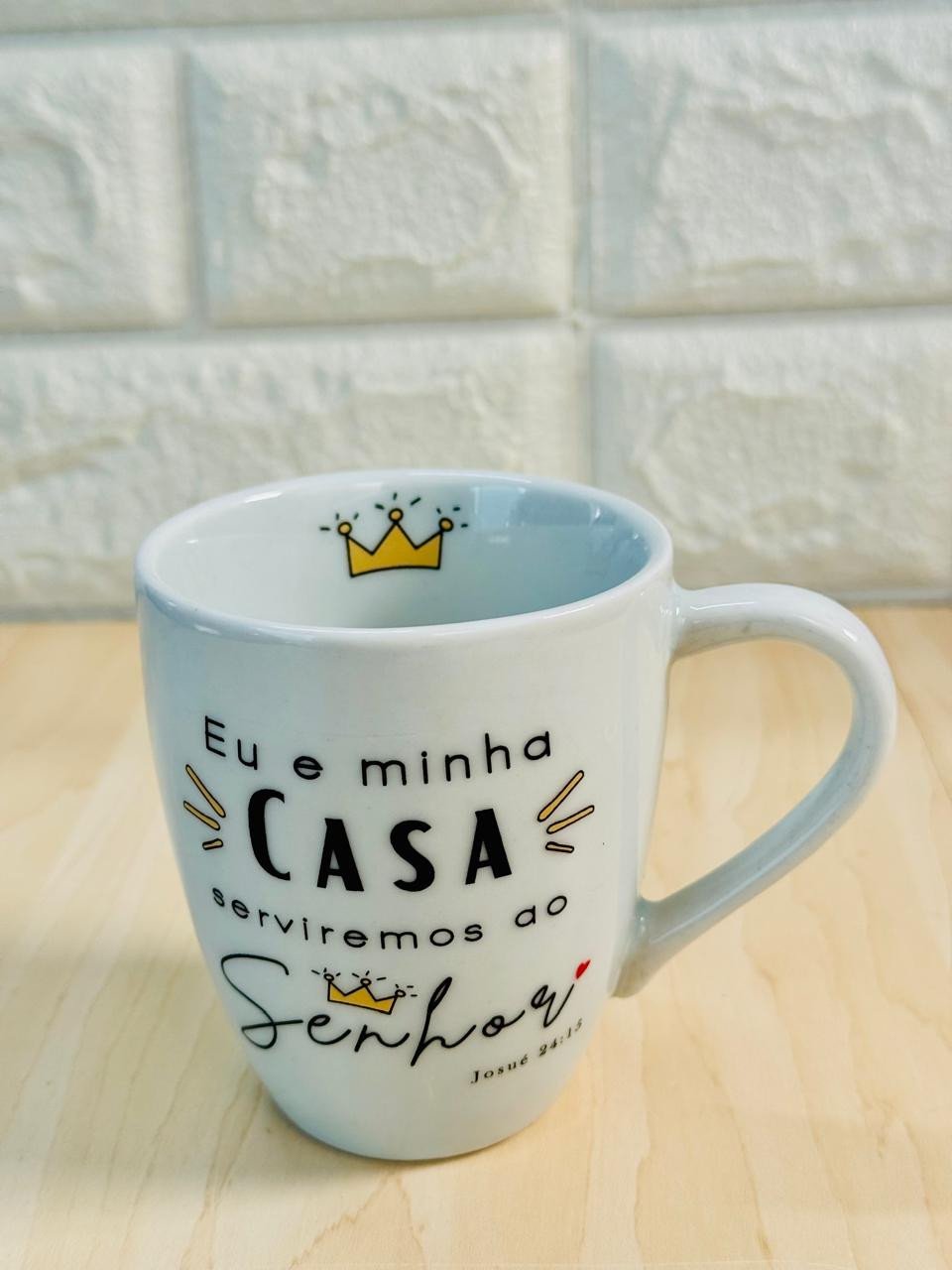 Caneca Glamour Branca Eu e Minha Casa Serviremos ao Senhor