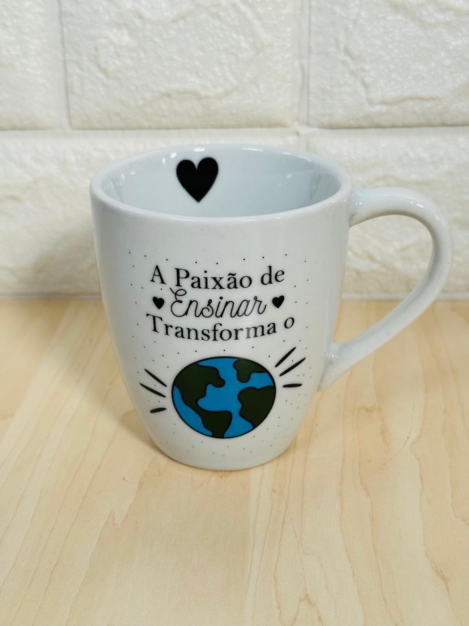 Caneca Glamour Branca A Paixão de Ensinar transforma o Mundo