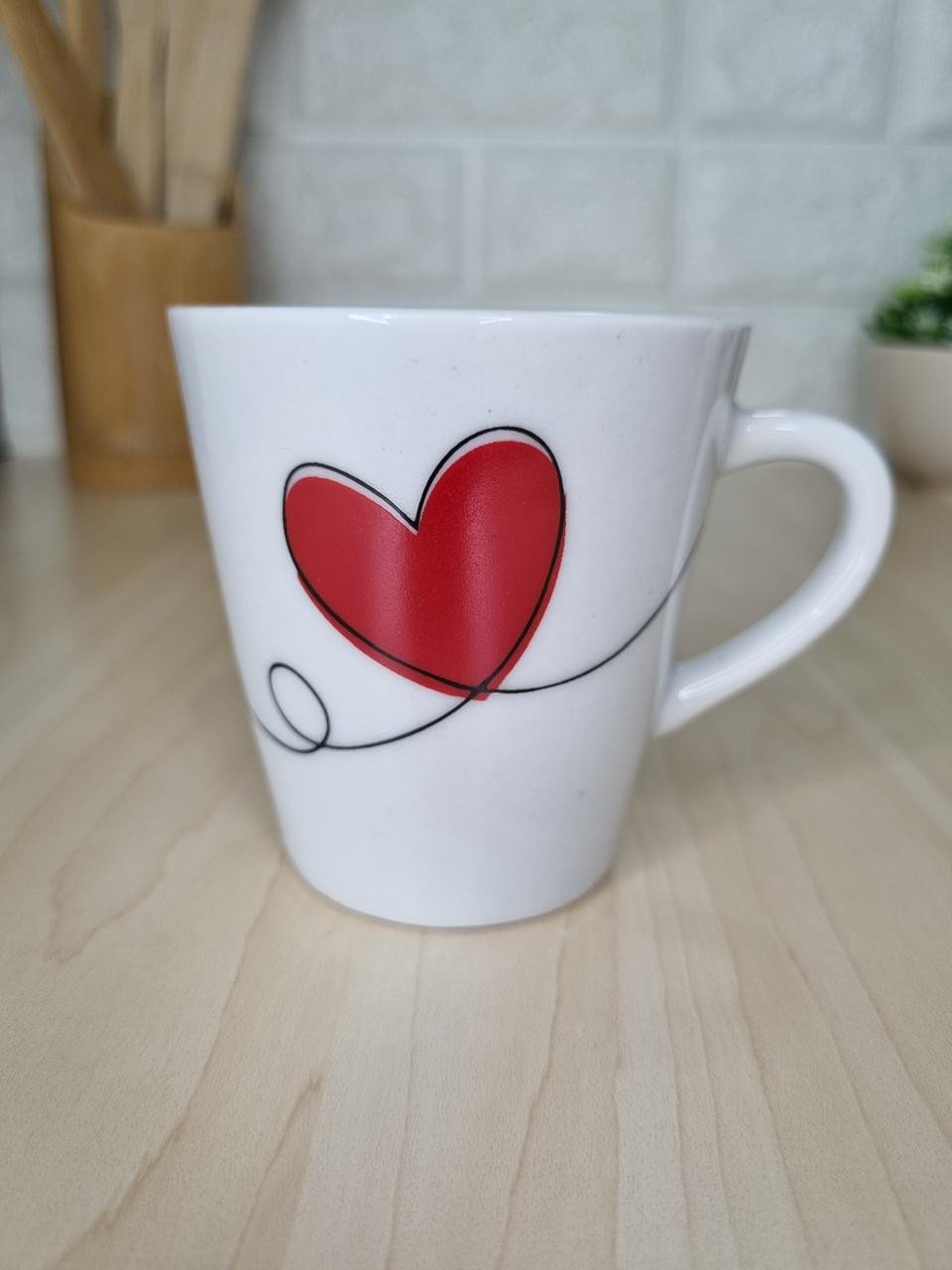 Xícara Branca Coração Vermelho