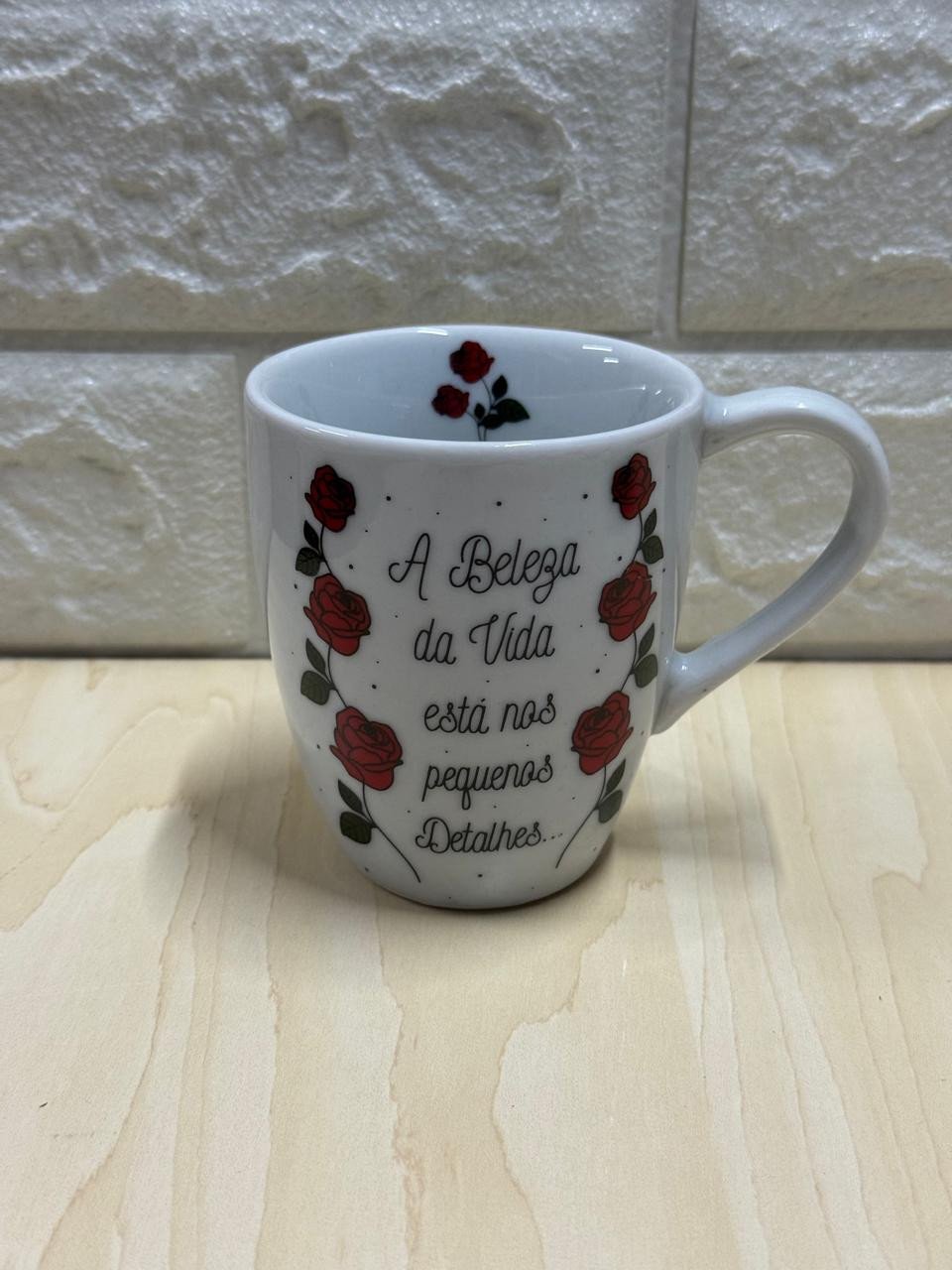 Caneca Glamour Branca Rosas Vermelhas