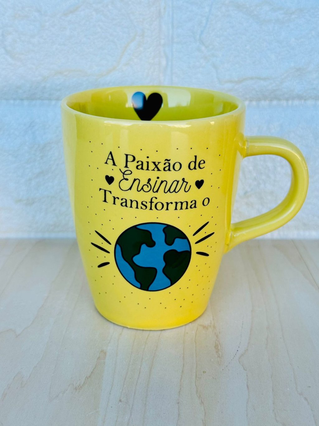 Caneca Sublime Amarela A Paixão de Ensinar Transforma o Mundo