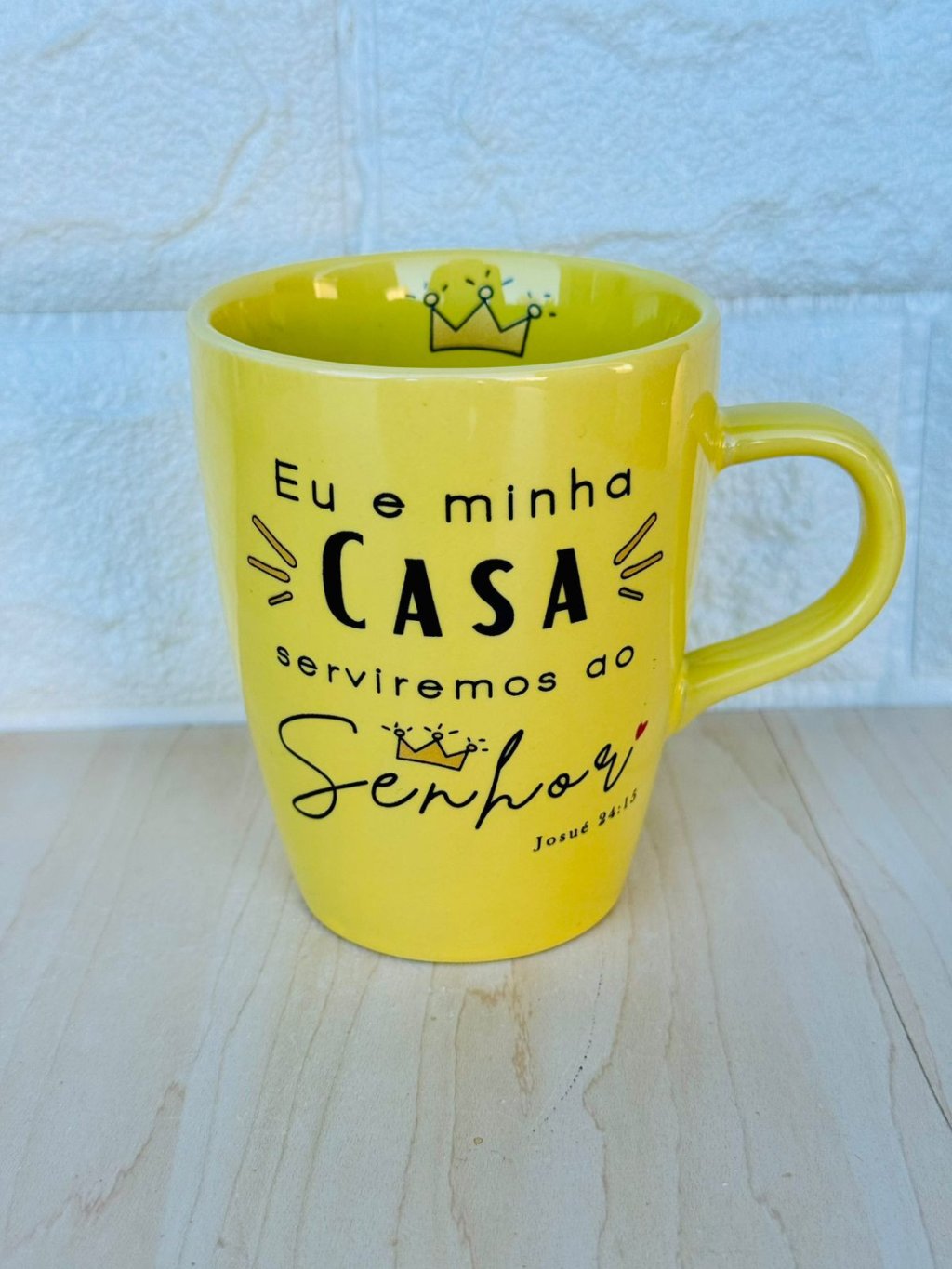 Caneca Sublime Amarela Eu e Minha Casa Serviremos ao Senhor
