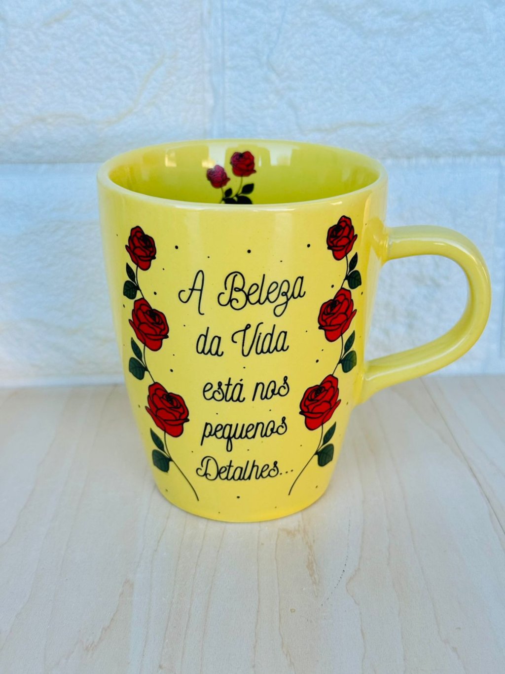 Caneca Sublime Amarela Rosas Vermelhas