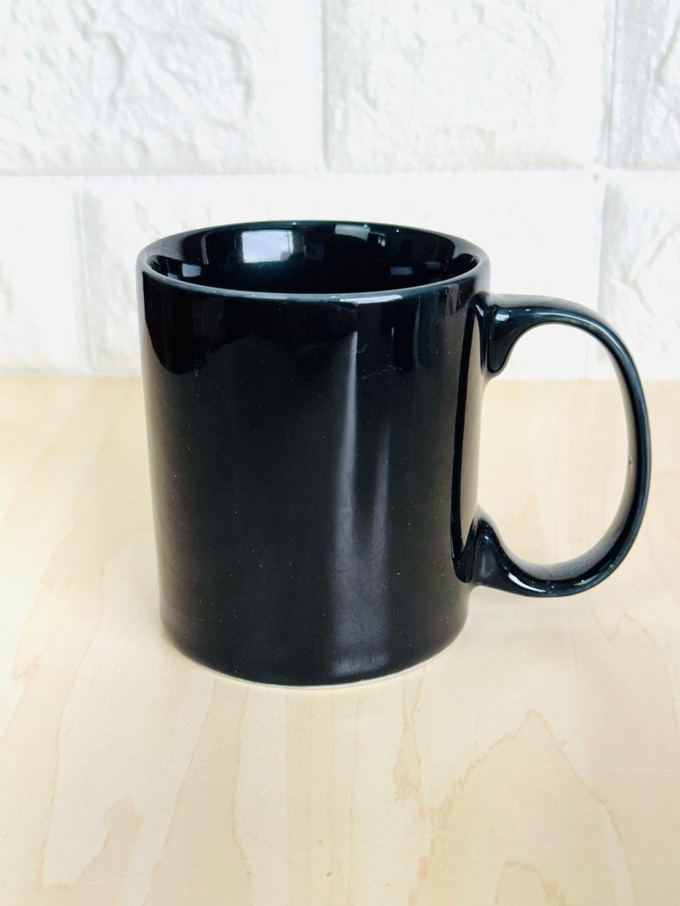 Caneca Aurora Preta Lisa 