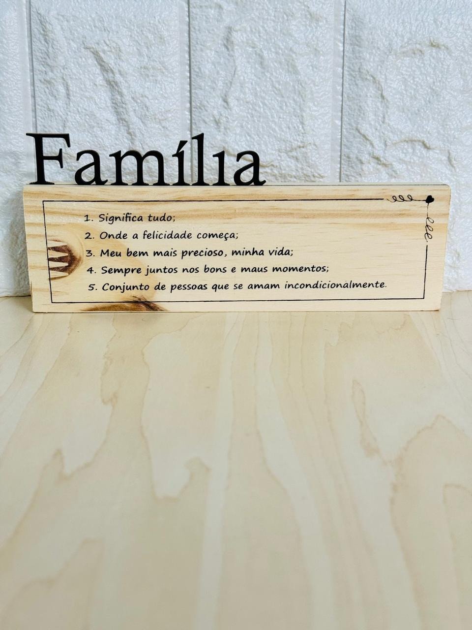 Plaquinha de Mesa Madeira Família 