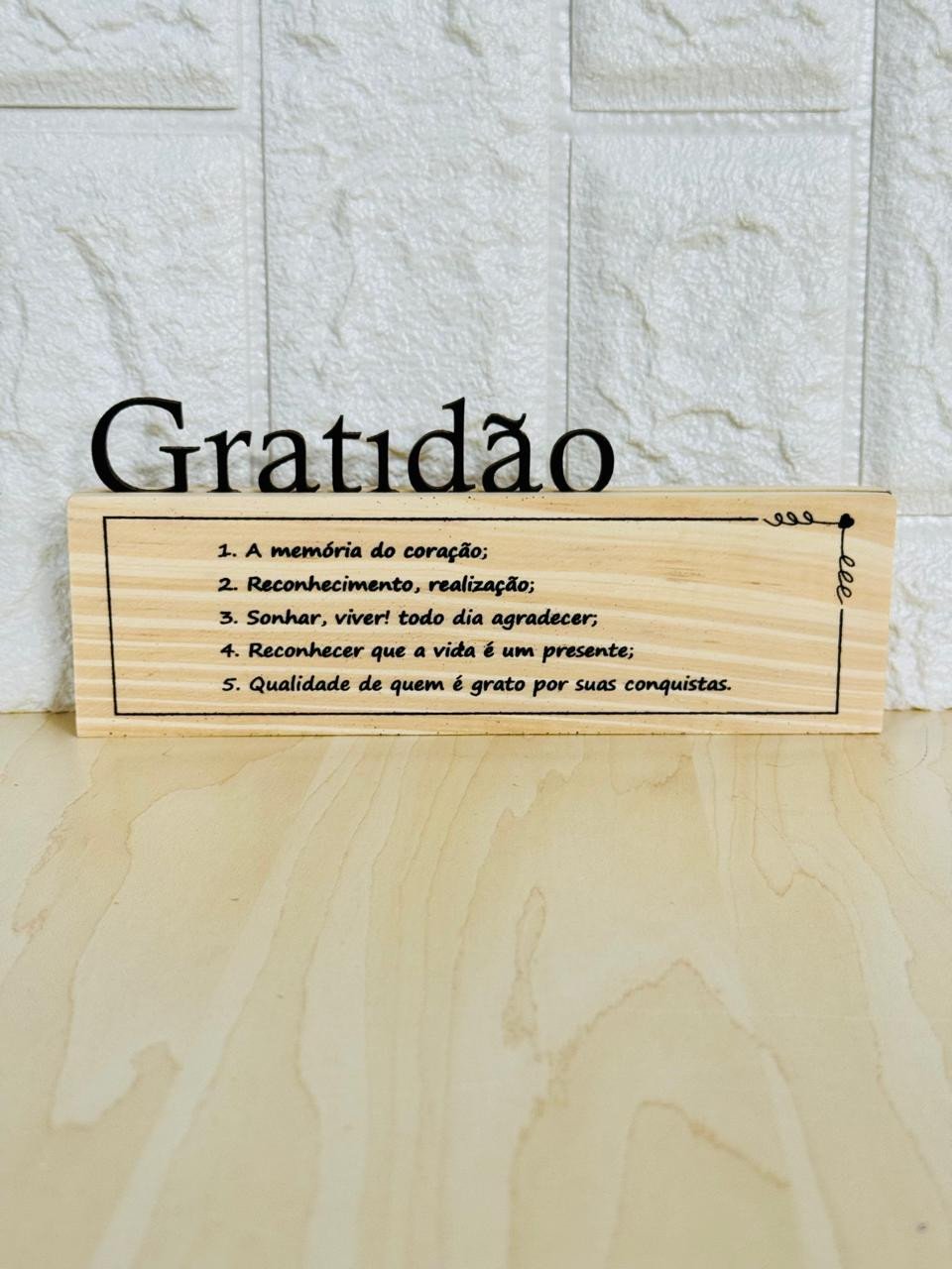 Plaquinha de Mesa Madeira Gratidão 