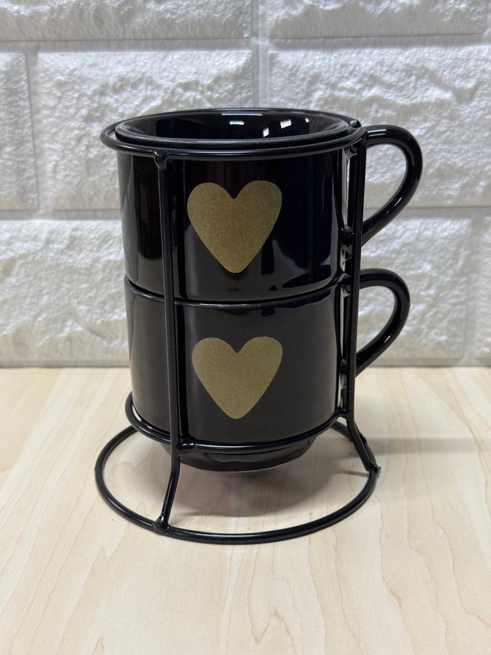 Caneca Empilhável Preta Coração Dourado Suporte em Metal par