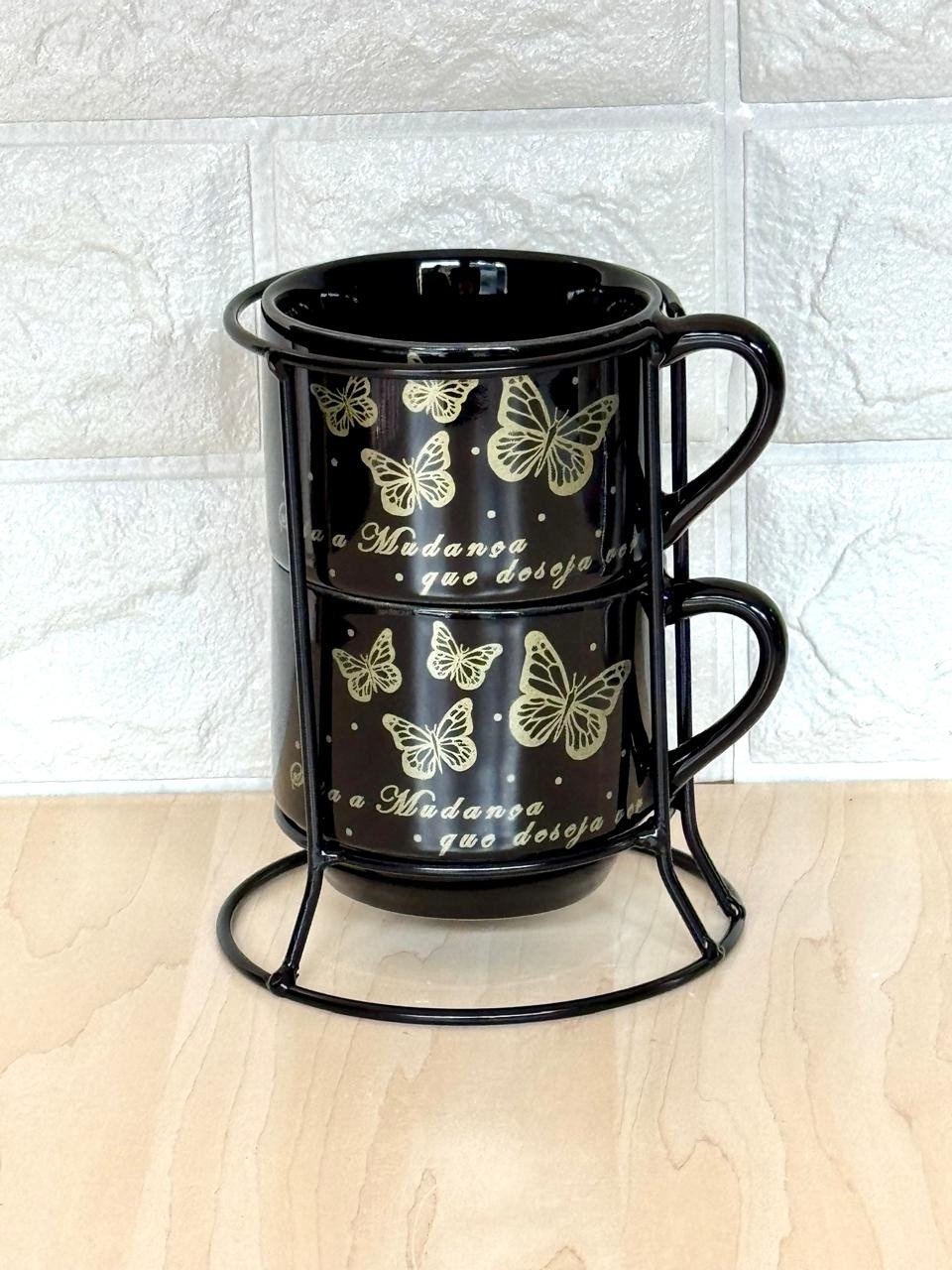 Caneca Empilhável Preta Borboletas Douradas Suporte em Metal Par