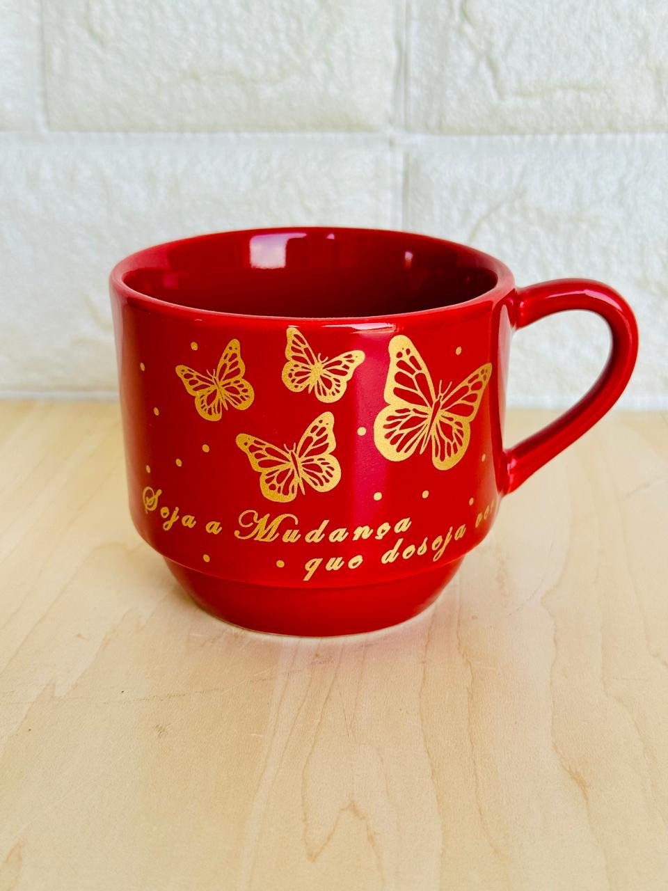 Caneca Empilhável Vermelha Borboletas Douradas