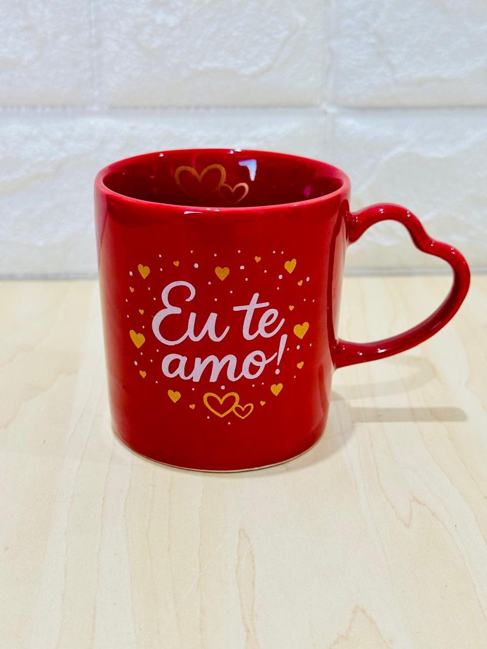 Caneca Alça Coração Vermelha Eu Te Amo