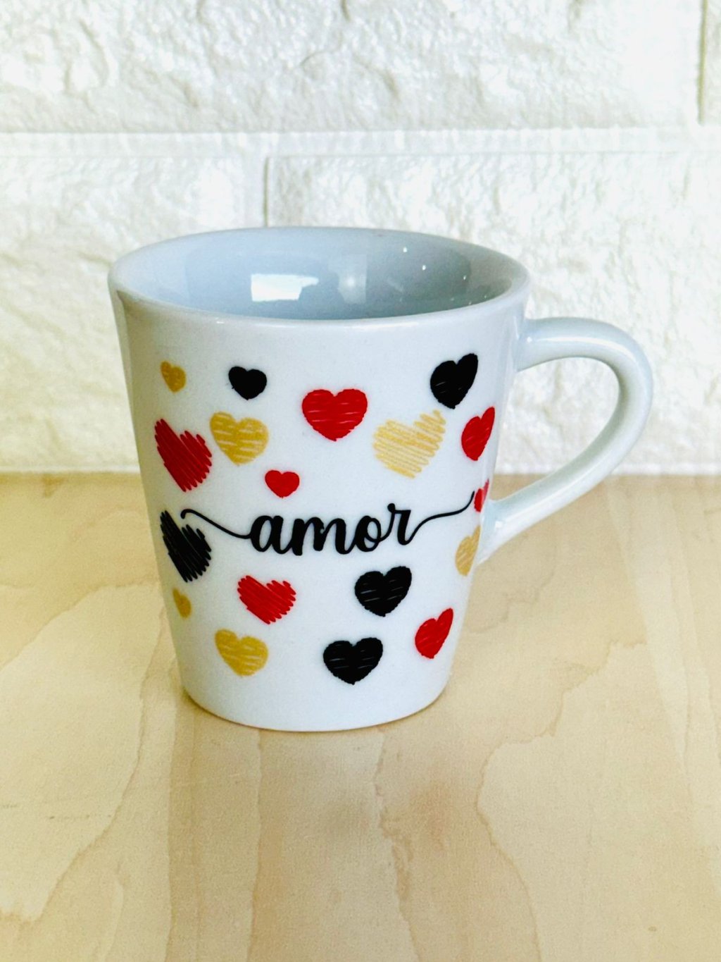 Xícara Branca Amor Corações