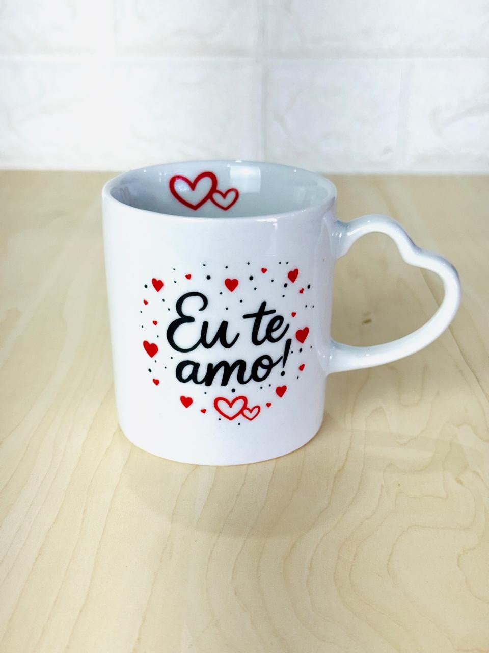 Caneca Alça Coração Branca Eu Te Amo
