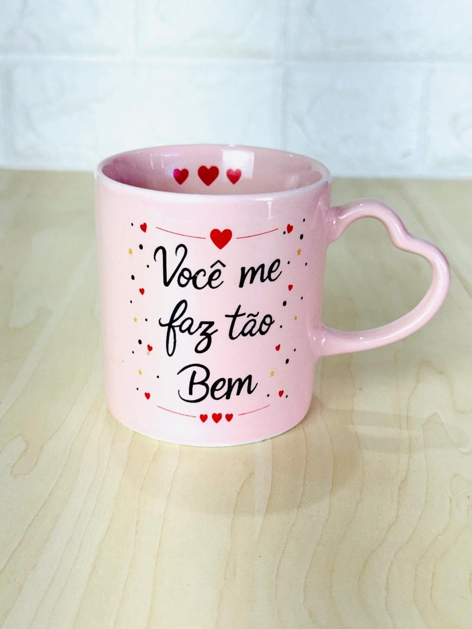 Caneca Alça Coração Rosa Você Me Faz Tão Bem