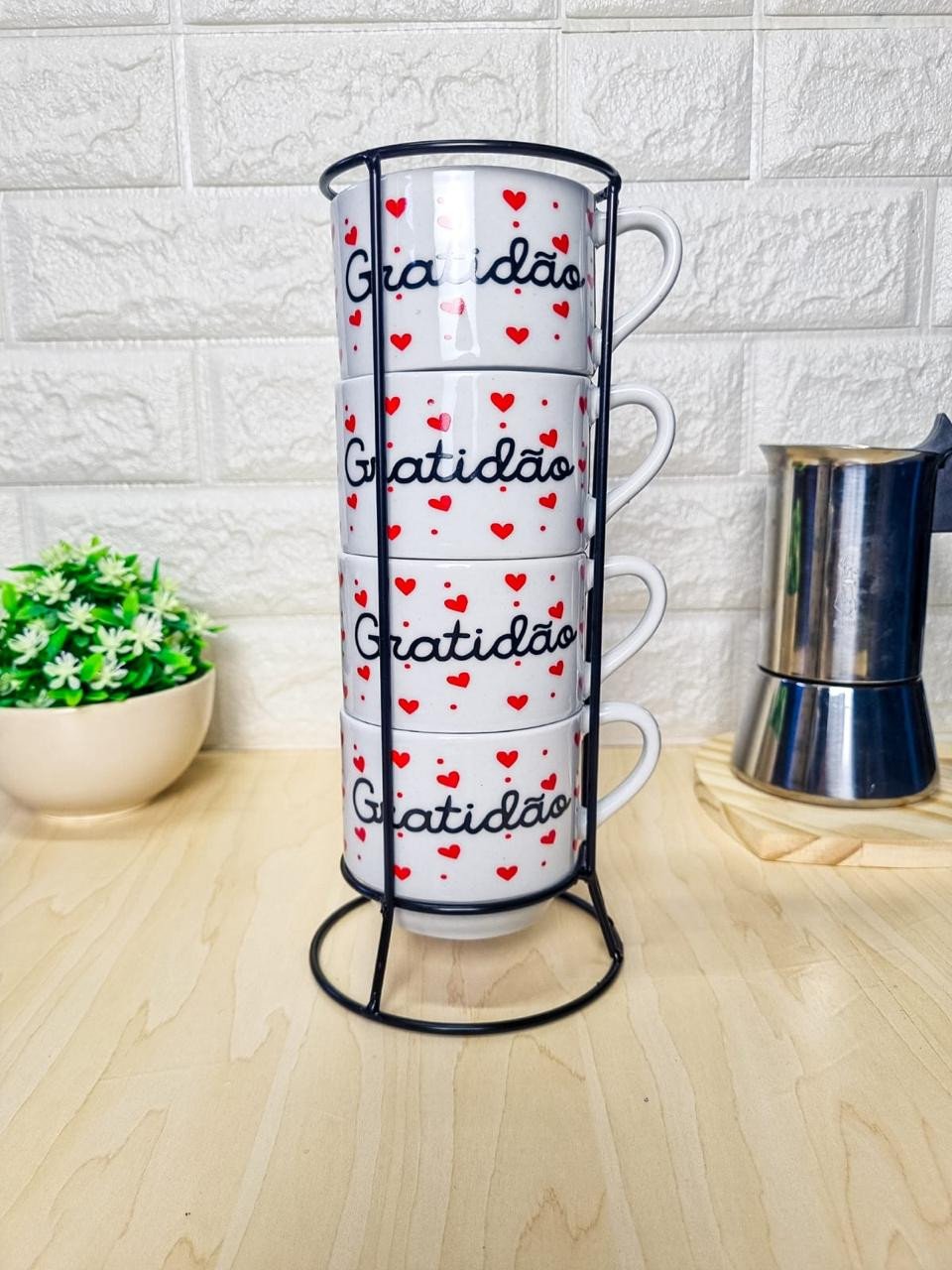Caneca Empilhável Branca Amor Corações Vermelhos Suporte em Metal com 4