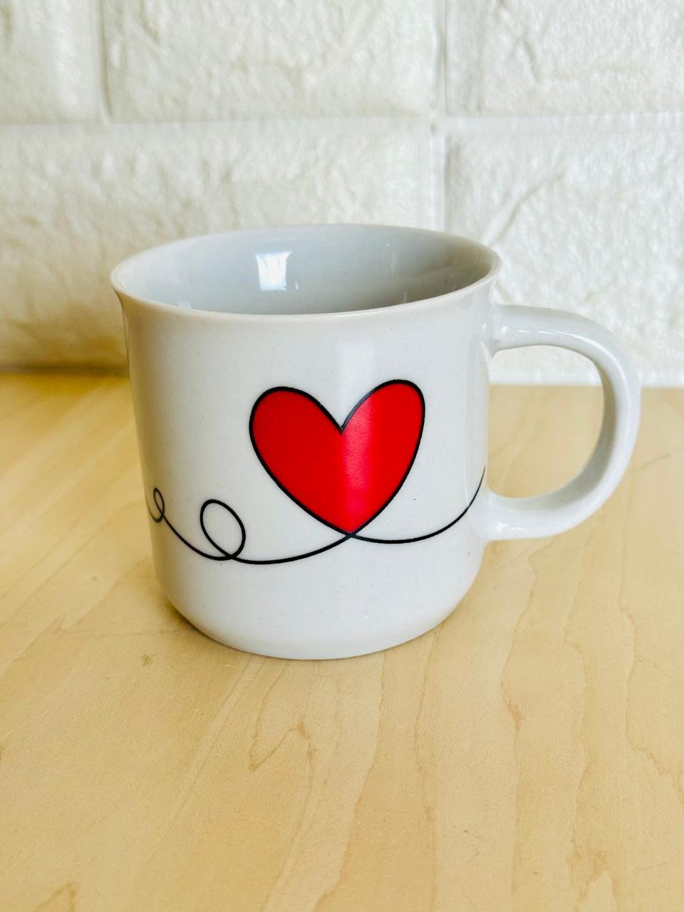 Caneca Ágatha Branca Coração Vermelho