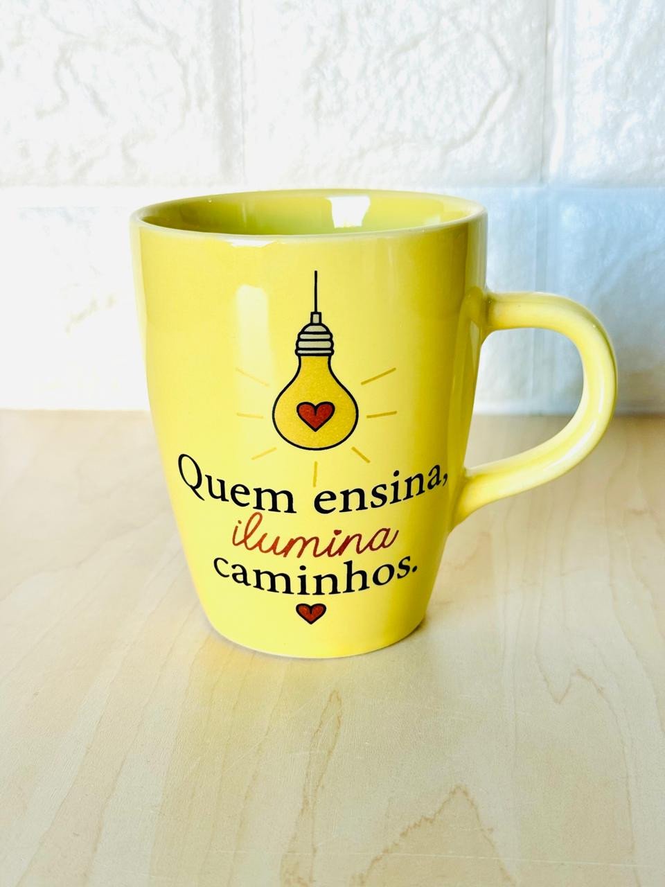Caneca Sublime Amarela Professor Luz que Ilumina