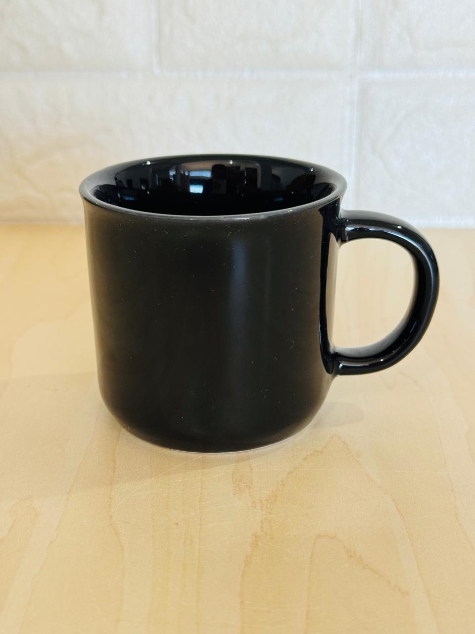 Caneca Ágatha Preta Lisa