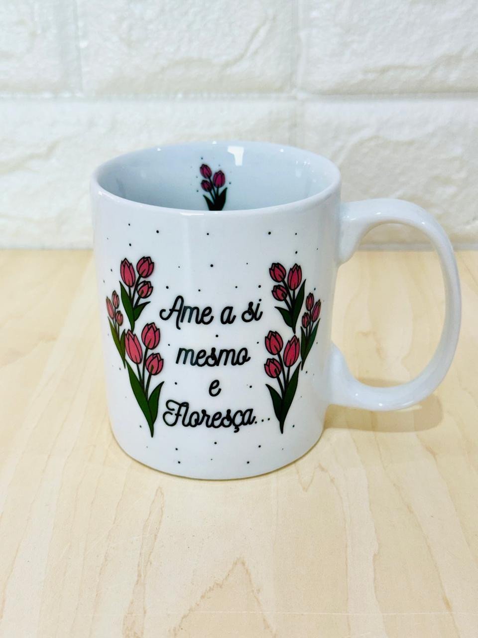 Caneca Aurora Branca Tulipas